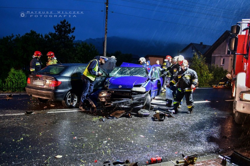 Wypadek w Makowie Podhalańskim, w wyniku którego rannych...