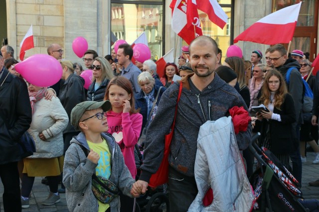 Marsz dla Życia i Rodziny wrócił po kilku latach przerwy do Wrocławia. 9.10.2022