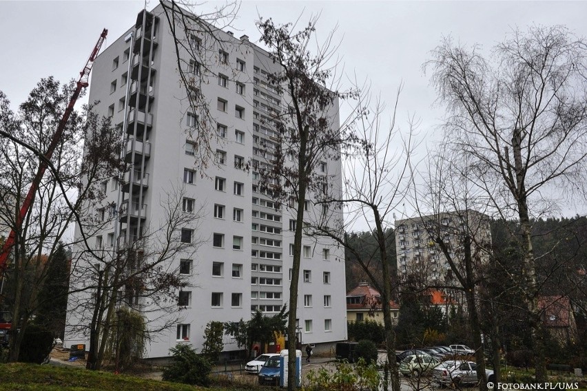 Rewitalizacja osiedla Przylesie w Sopocie. Prowadzona jest termomodernizacja budynków,  przebudowa chodników [zdjęcia]