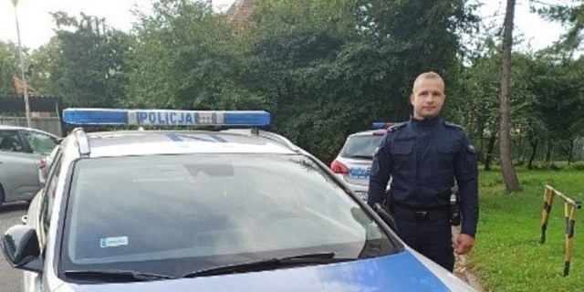 Policjant z Tczewa st. sierż. Damian Romanowski uratował 76-latka