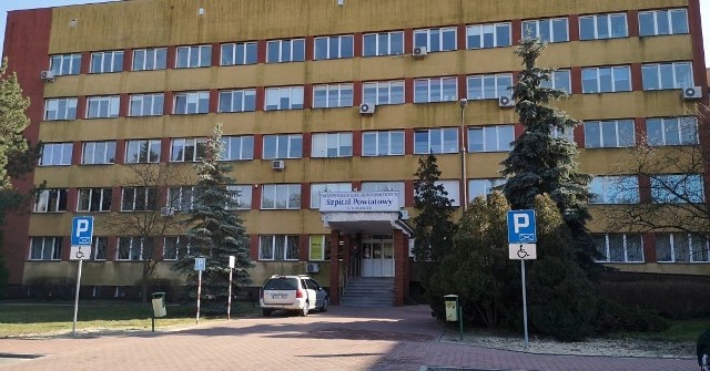 Szpital Powiatowy w Kozienicach uruchamia kolejne oddziały, ale z pewnymi ograniczeniami.