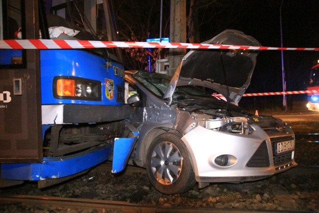 Wypadek na skrzyżowaniu Olszewskiego i Kosiby