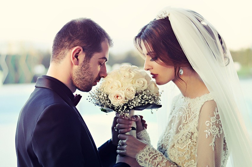 Ślub i wesele a koronawirus. Pary młode boją się, że najpiękniejszy dzień w ich życiu nie dojdzie do skutku