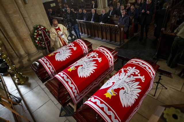 W Świątyni Opatrzności Bożej zostaną pochowani prezydenci II RP na uchodźstwie – Władysław Raczkiewicz, August Zaleski i Stanisław Ostrowski. Miejscem ich spoczynku będzie Mauzoleum Prezydentów RP. W ponownym pochówku wezmą udział prezydent Andrzej Duda oraz premier Mateusz Morawiecki.