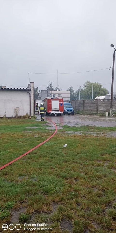 Pompowano wodę z budynku w Gaszowicach