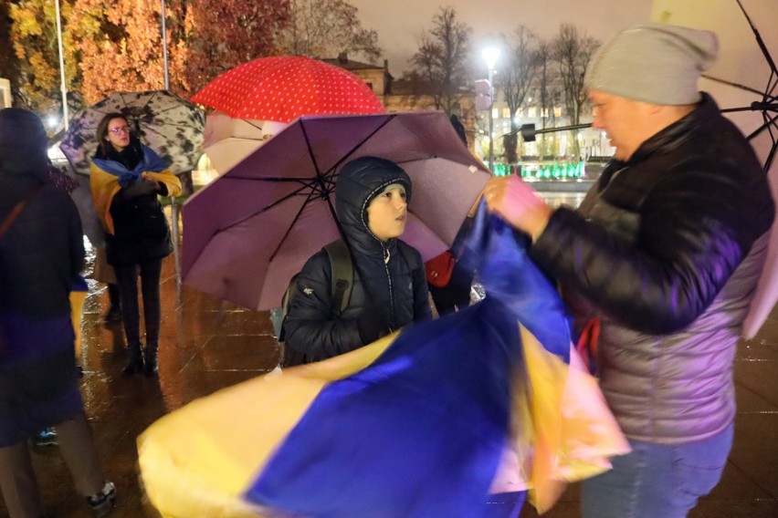 Lublin. Manifestacja Ukraińców na placu Litewskim. Zobacz zdjęcia