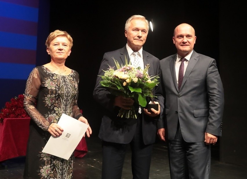 Szczecińscy nauczyciele nagrodzeni przez prezydenta Piotra Krzystka [ZDJĘCIA]