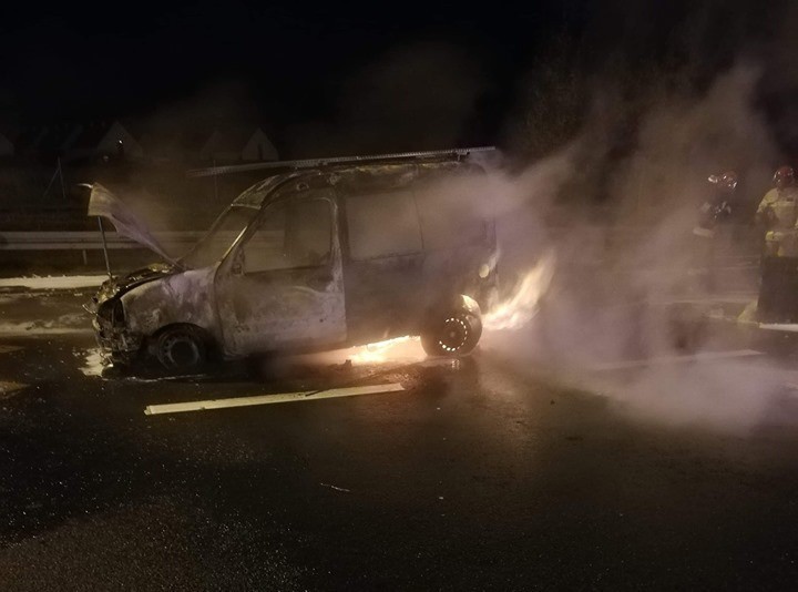 Pożar na autostradzie. A4 zablokowana przed punktem poboru opłat 