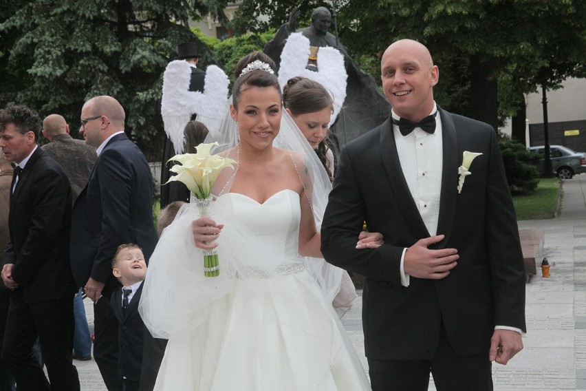 Policjantka, która oczarowała irlandzkich kibiców na Euro 2012, wyszła za mąż! [ZDJĘCIA]