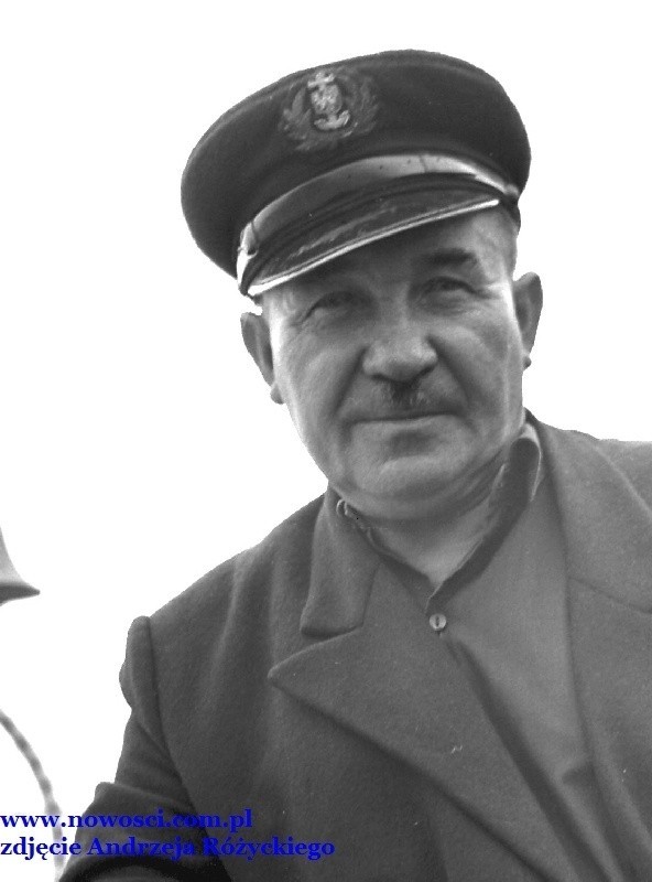 Pierwszym kapitanem "Katarzynki" był Józef Szymański,...
