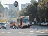 W Pabianicach wykoleił się tramwaj. KOMUNIKACJA ZASTĘPCZA