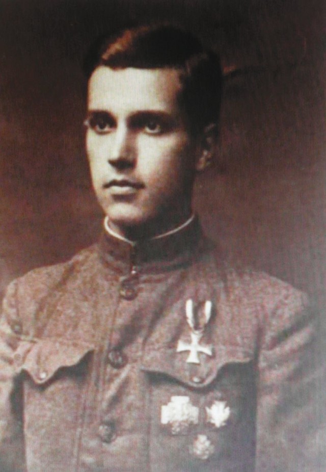 Bolesław Klepacki z odznaczeniem za wojnę 1920 r.