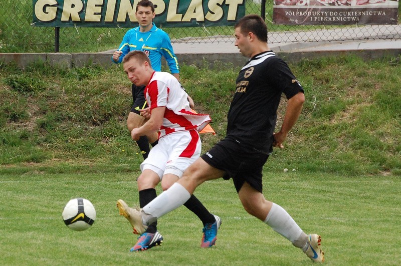 Strumyk Malawa pokonał na swoim boisku Resovię II 2-0.