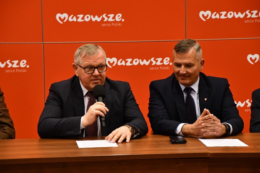 Samorząd województwa dofinansuje budowę linii kolejowej Kozienice–Dobieszyn. Jest umowa na 45 milionów złotych. Zobacz zdjęcia
