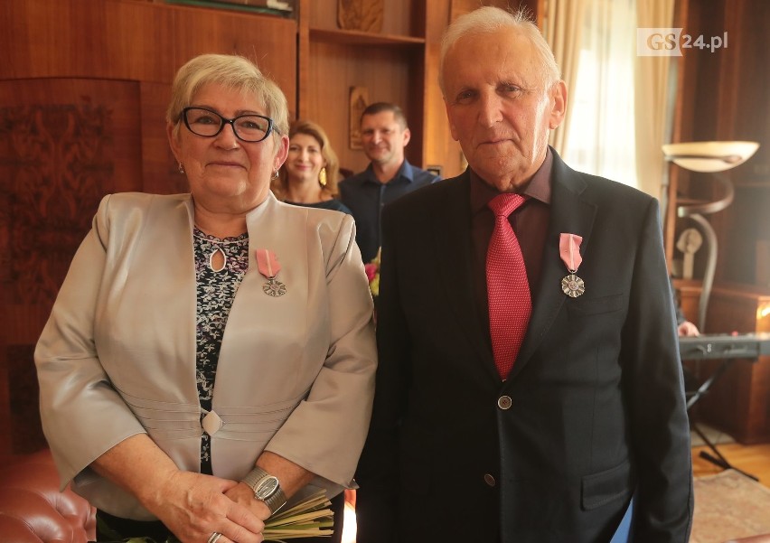 Małżeńskie jubileusze w Szczecinie. Małżonkowie z 50-letnim stażem odebrali medale [ZDJĘCIA]