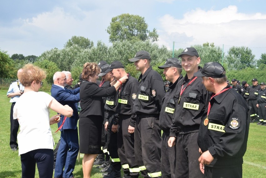 Bosutów i Poskwitów to najlepsze drużyny strażackie w powiecie krakowskim. Zawody sportowo-pożarnicze [ZDJĘCIA]