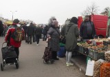 Świeże warzywa i owoce rozchwytywane na targowisku Korej w Radomiu. Jakie ceny? FOTO