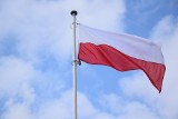 Flaga Polski dla każdego gospodarstwa domowego w gminie Małogoszcz. Symbol Narodowy trafi do mieszkańców na Święto 3 Maja