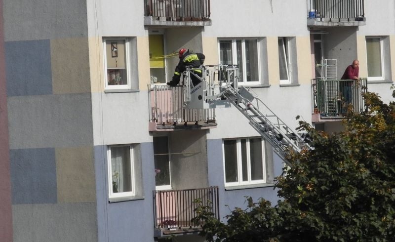 Ratowali kobietę przy Bartoka na Widzewie [zdjęcia]