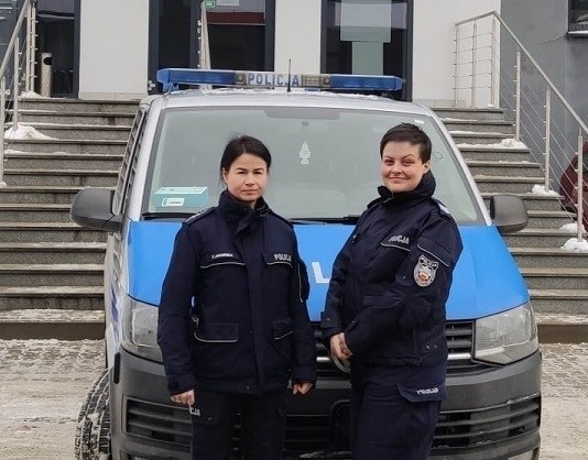 Policjantki, które przyczyniły się do odnalezienia zaginionej seniorki: aspirant Zuzanna Jaworska (z lewej) i sierżant sztabowy Dominika Nieściur.