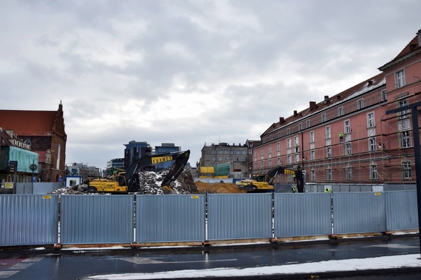 Wyburzono Navigę i Navicentrum. Plac Nowy Targ zyska nowy...