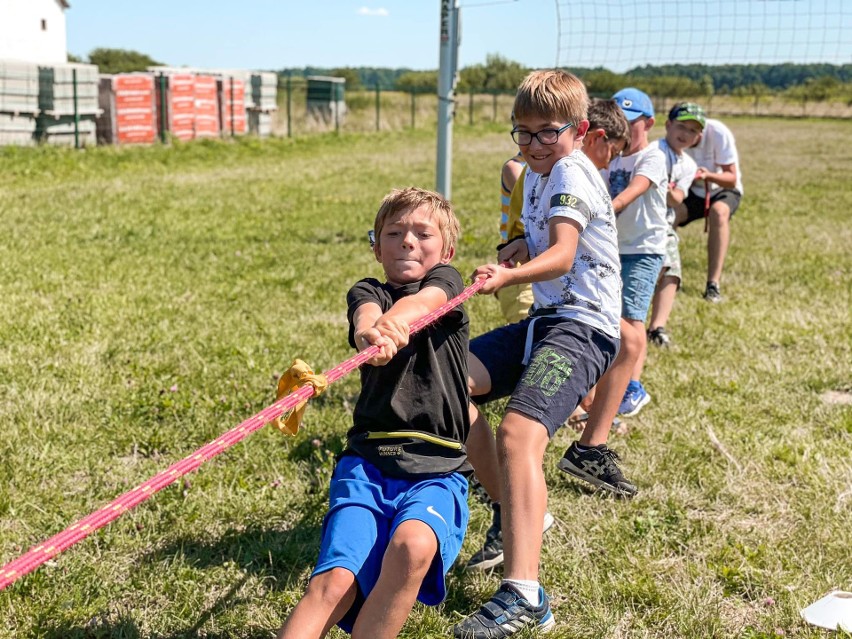 "Kolorowo w plenerze" na osiedlu Jazy w Niepołomicach. Do...