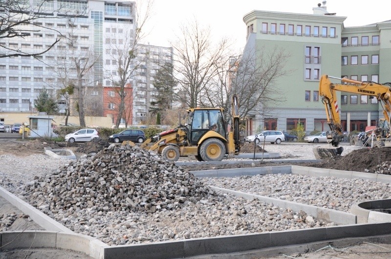 Trwa budowa miejskiego parkingu przy ul. Poznańskiej (w...