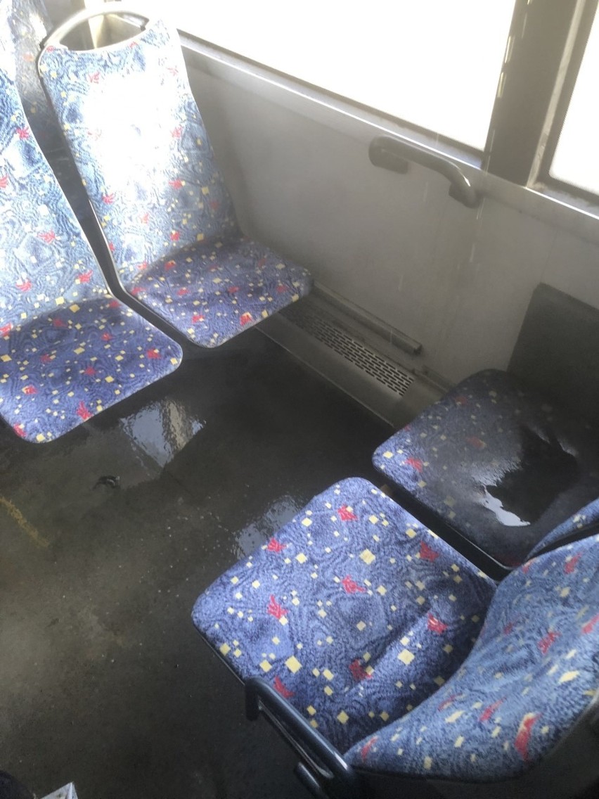 Autobus linii 83: Strumienie gorącej wody lały się z sufitu autobusu MPK! FILM