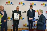 Marek Chełminiak „Bydgoszczaninem roku 2021”. Stanisław Drzewiecki z tytułem „Przyjaciela Bydgoszczy”