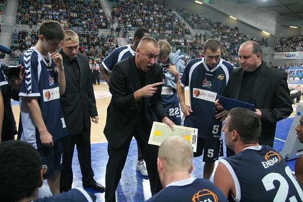 Koszykarze Energi Czarnych Slupsk przegrali we Wloclawku z...