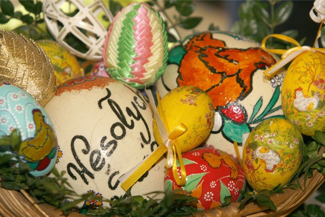 ŻYCZENIA WIELKANOCNE SMS - oryginalne życzenia świąteczne, śmieszne wierszyki na Wielkanoc