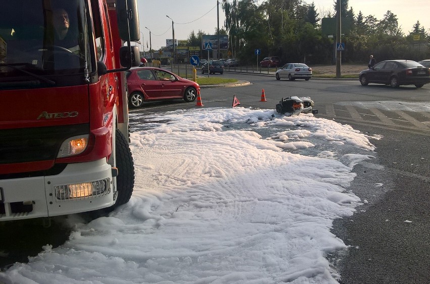 Wrocław: Wypadek na Borowskiej. Motocykl w częściach. Duże utrudnienia!