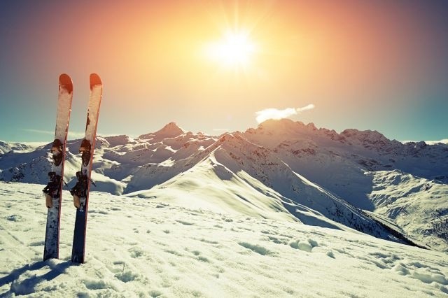 Najsłynniejszym kurortem zimowym w Polsce jest Zakopane,...