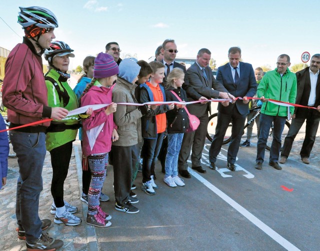 Nowa ścieżka rowerowa w Bielsku Podlaskim jest już otwarta. Oficjalnemu otwarciu ścieżki i przecięciu wstęgi towarzyszył Turniej Bezpiecznej i Precyzyjnej Jazdy na Rowerze.