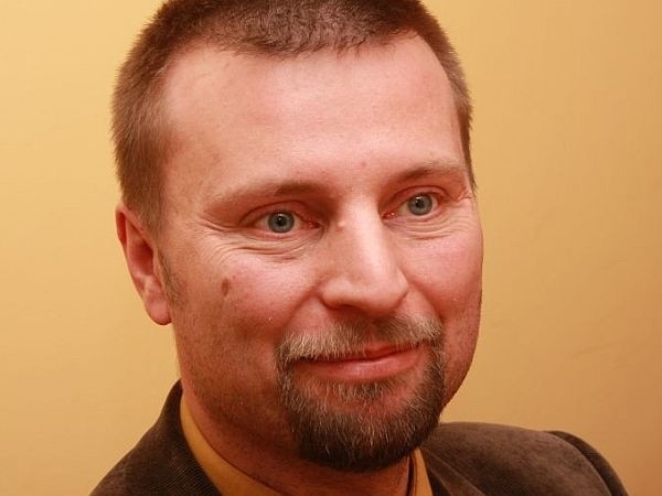 Remigiusz Lorenz ma 37 lat. Z wykształcenia jest inżynierem budownictwa, wicestarostą jest od 2006 r.