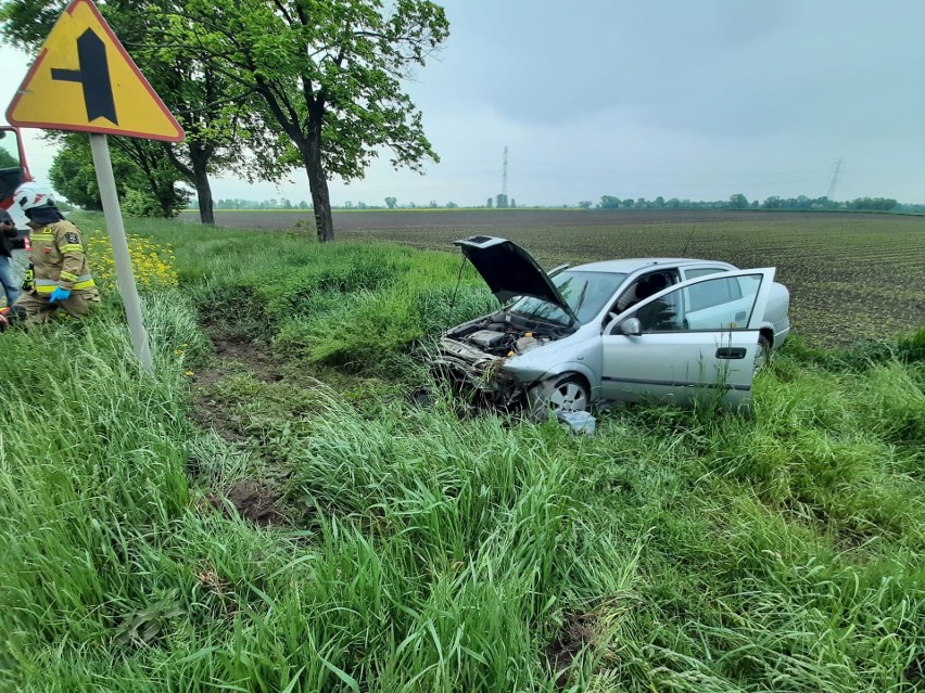 Kobieta, kierująca samochodem osobowym, straciła panowanie...