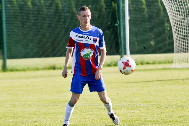 Gol Przemysława Cichockiego okazał się decydujący dla losów meczu w Chróścicach.