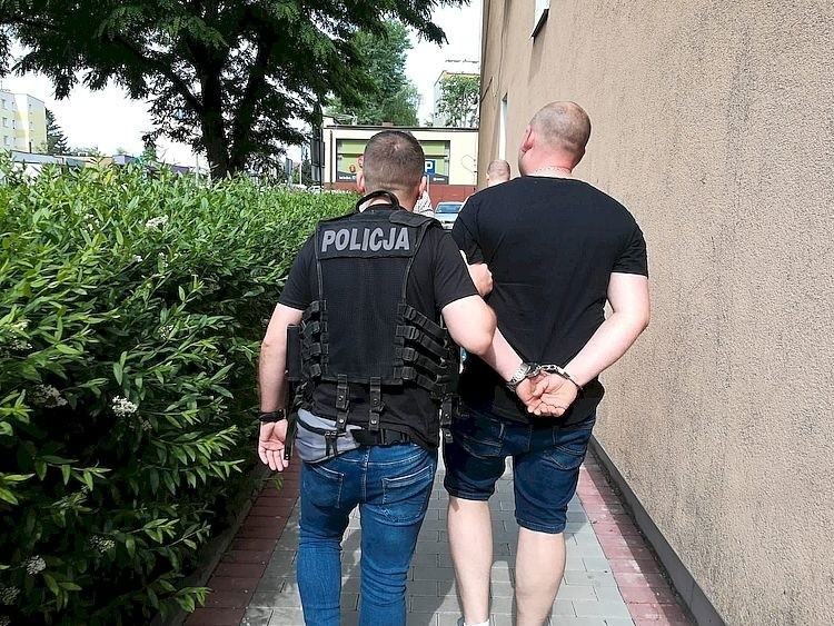 Funkcjonariusze z Komendy Miejskiej Policji w Słupsku...