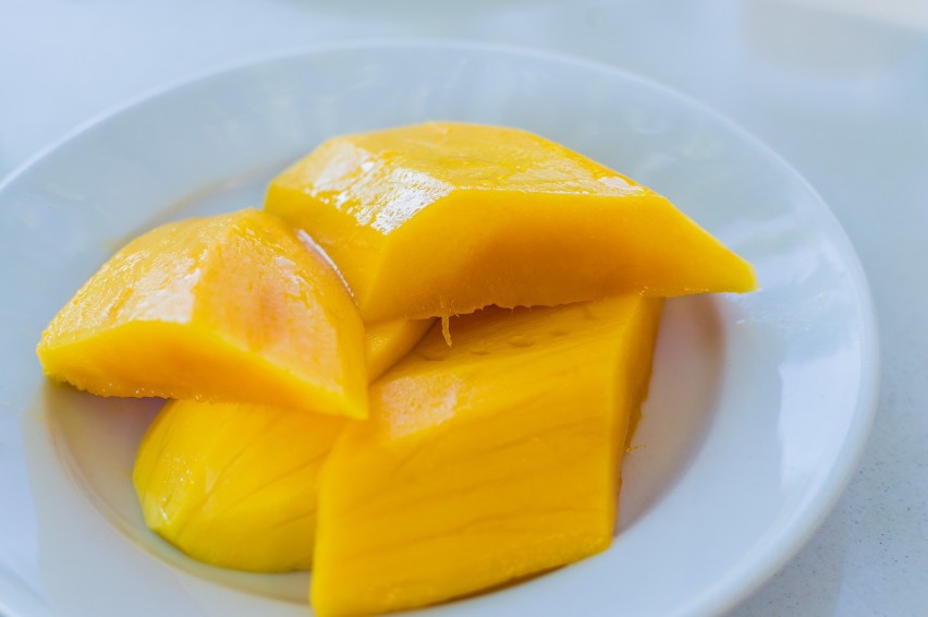 Każdy zna chyba metodę krojenia mango "w kratkę". Ale jak...