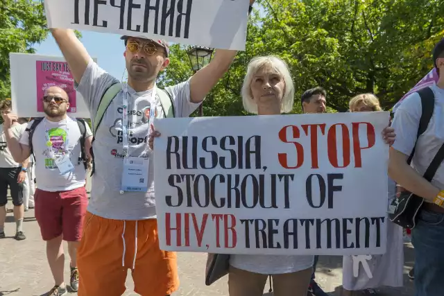 Holandia. Demonstracja solidarności z chorymi na AIDS w Rosji