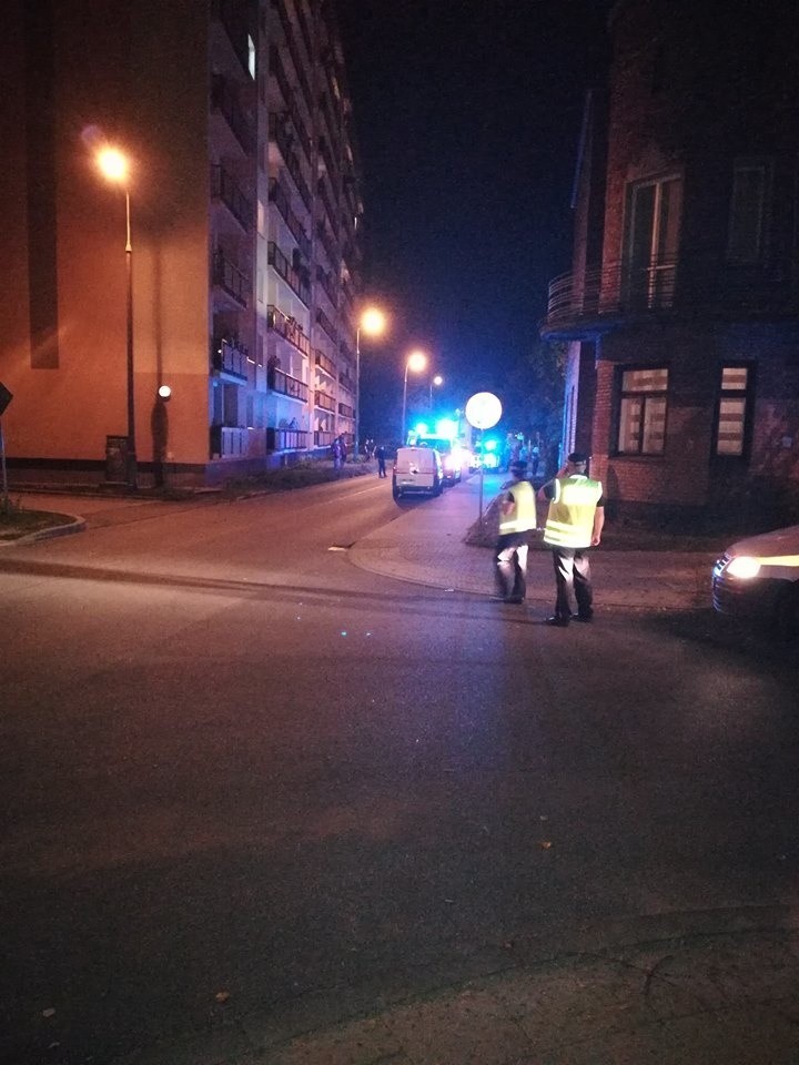 Pożar przy ulicy Kolberga w Radomiu. Dwie osoby w szpitalu, ewakuowano część mieszkańców