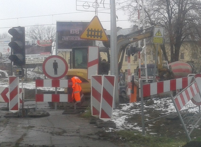 Gigantyczne korki  na DK28 przy wjeździe do Wadowic