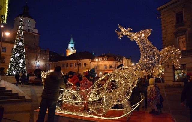 Generalnie wracają świąteczne iluminacje, które już znamy. Odświętnie będzie wyglądał deptak