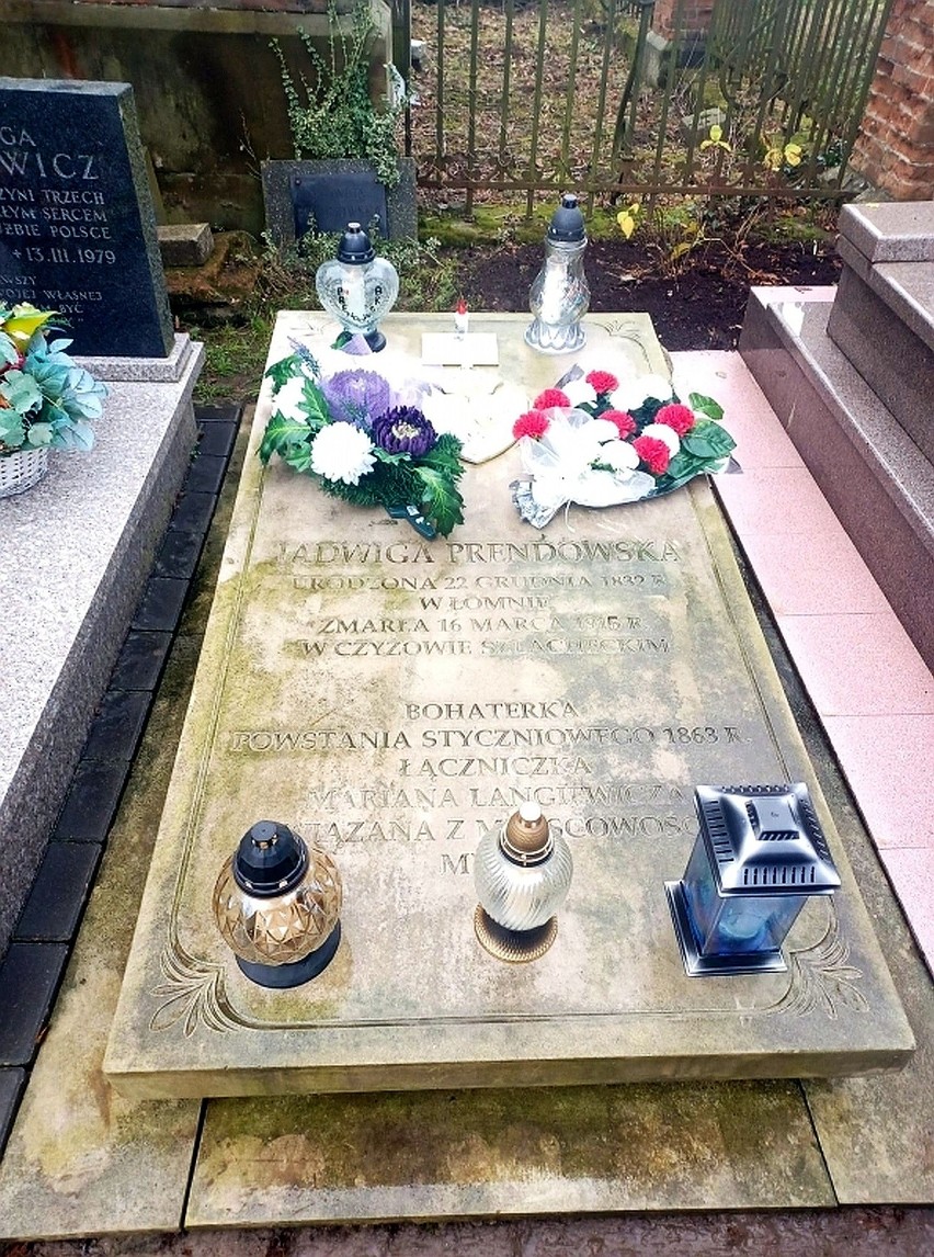 Mirzec pamiętał o Jadwidze Prendowskiej - bohaterce Powstania Styczniowego. Jej grób jest Czyżowie Szlacheckim. Zobacz zdjęcia