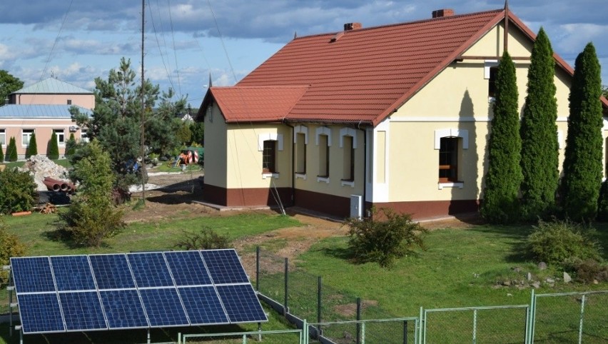 Dawny Urząd Gminy w Borkowicach został wyremontowany.