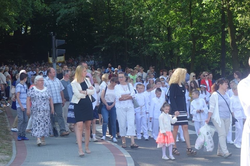 Boże Ciało w Jastrzębiu: Tłumy na procesji