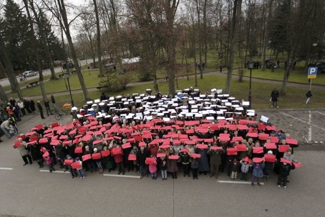 11 listopada 2013 roku mieszkańcy gminy Supraśl utworzyli żywą flagę