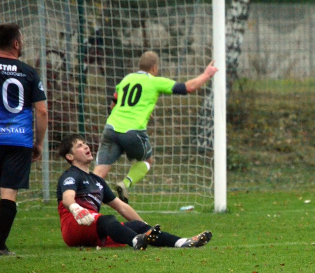 KS Dąbrówki - Astra Medynia Głogowska 5:3