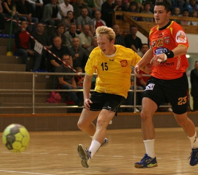 W sobotę o godzinie 17 KSSPR Końskie gra ostatni ligowy mecz w tym roku. W żółtej koszulce Wiktor Kubała.