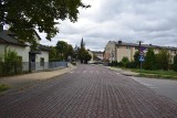Droga na ul. Sławkowskiej w Olkuszu ma około 80 lat. Wygląda jednak lepiej niż drogi powstałe czy remontowane w ostatnich latach [ZDJĘCIA]